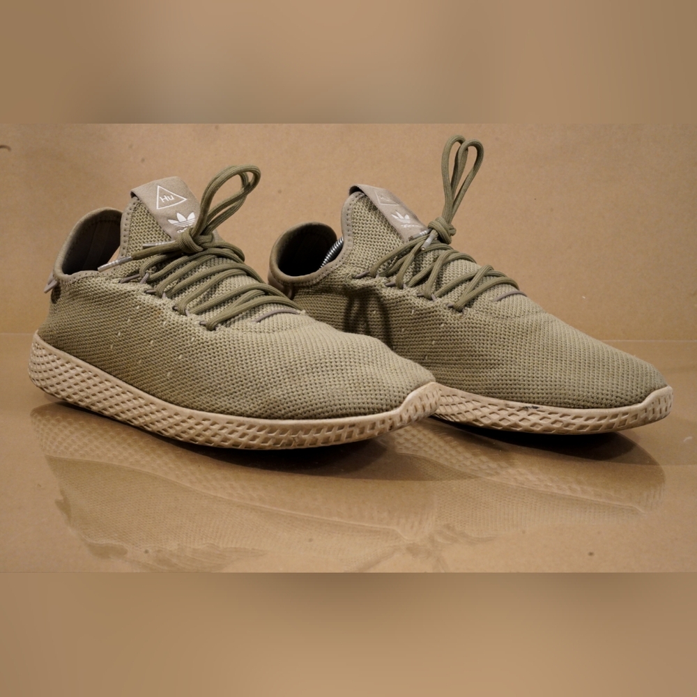 Pharrell William Hu Tennis Shoe